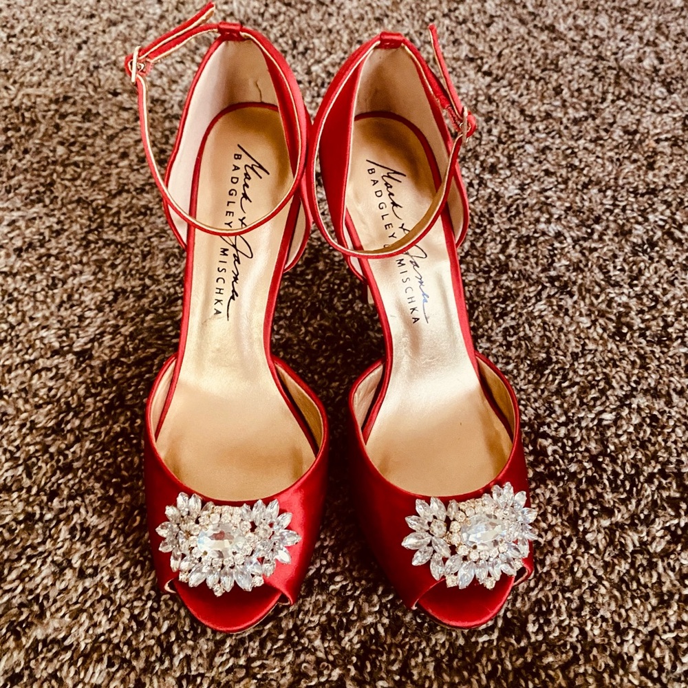 Beautiful red shoes 👠